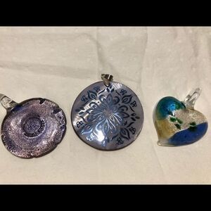 3 Pendants